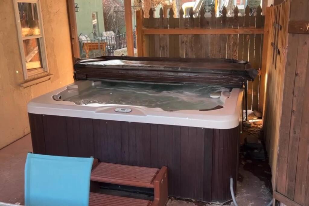 Cliff House Lodge And Hot Tub Cottages Morrison Exterior photo