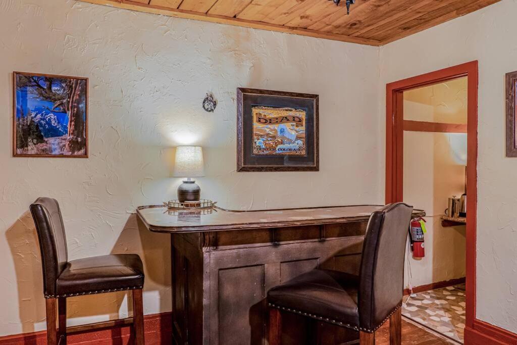 Cliff House Lodge And Hot Tub Cottages Morrison Exterior photo