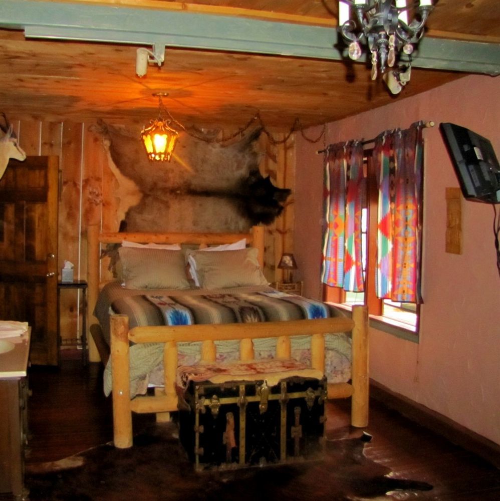 Cliff House Lodge And Hot Tub Cottages Morrison Exterior photo